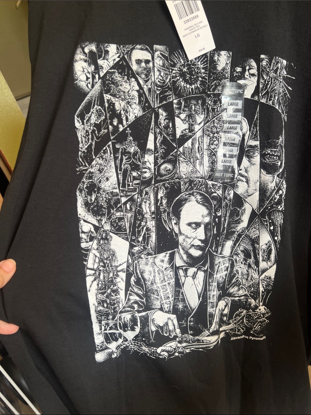 Hot Topic Black Short-Sleeve Graphic Horror Panel Tee